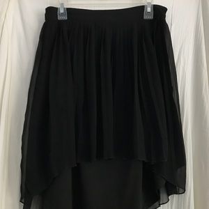 ⚡️Black pleated hi-low skirt American Eagle